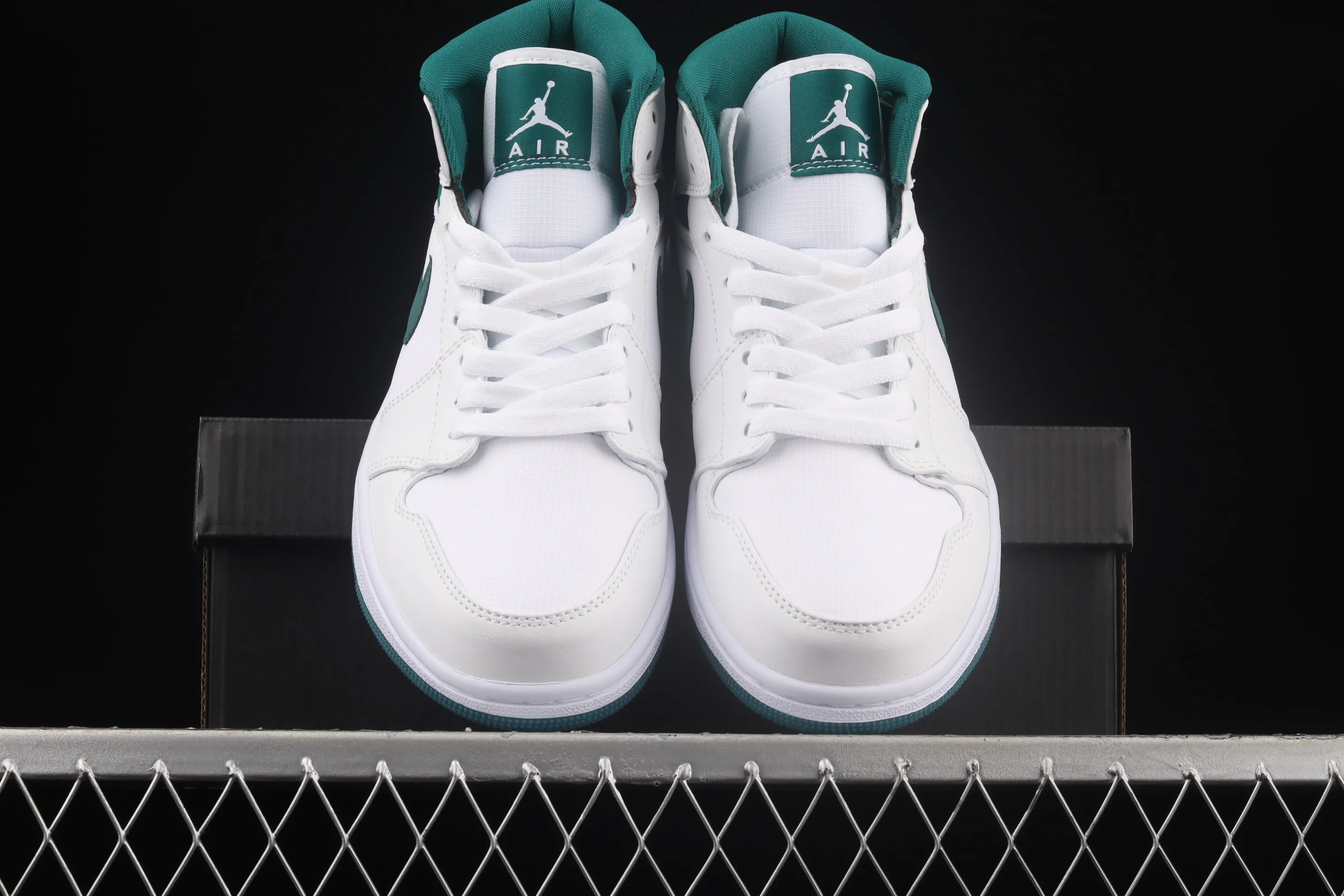 All categories Air Jordan Jordan series basketball shoes Air Jordan 1 Mid Differentiated versions Air Jordan 1 Mid "Mystic Green" AJ1 Joe 1 Mystic Green mid-top basketball shoes CD6859-103